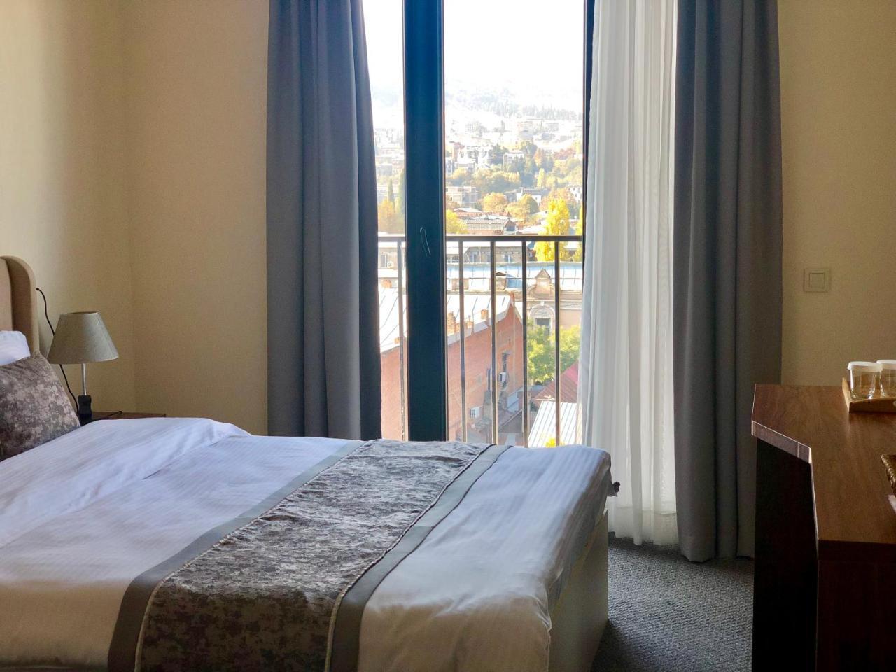 Tbili Hotel Tbilisi Buitenkant foto