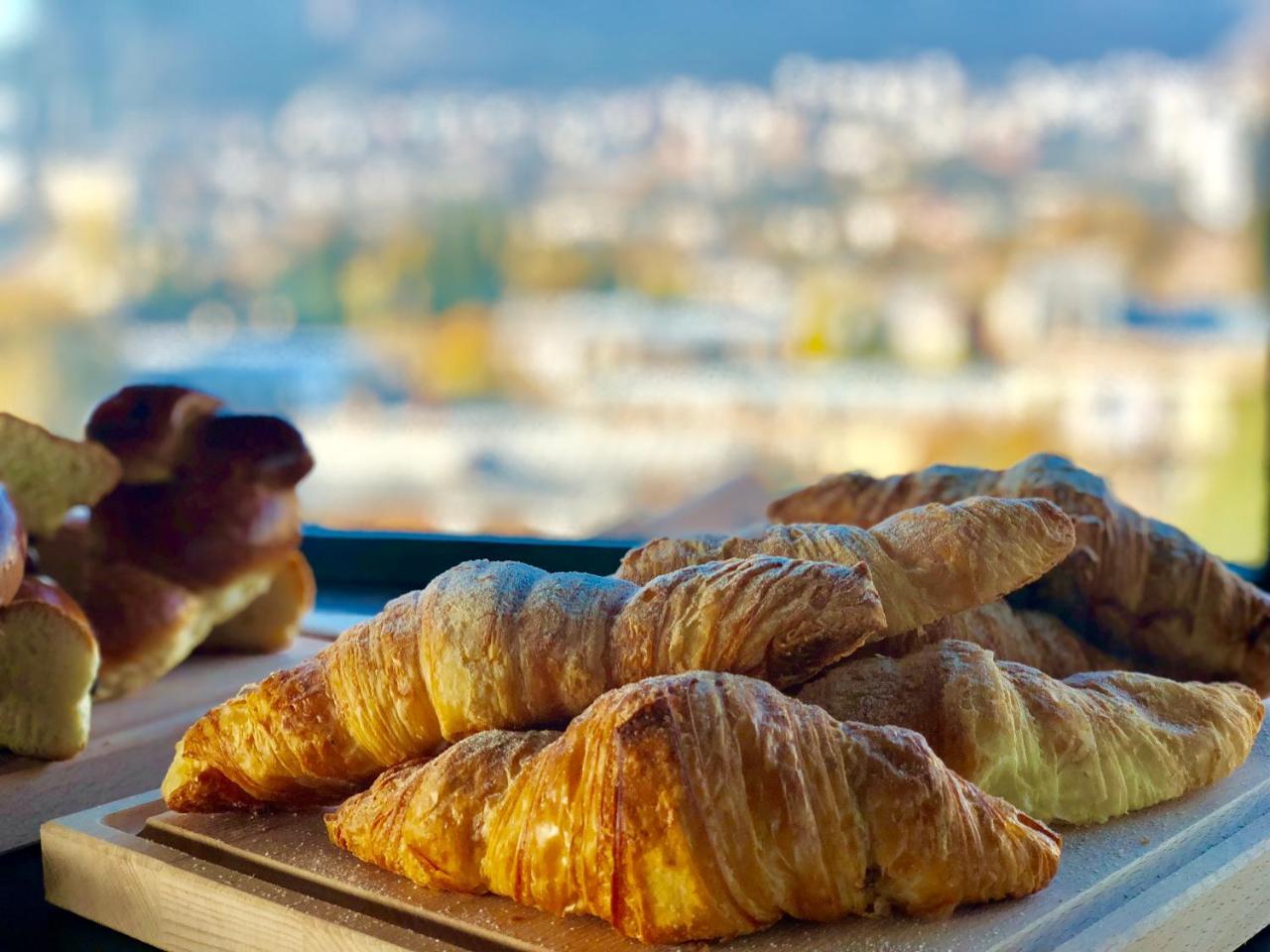 Tbili Hotel Tbilisi Buitenkant foto