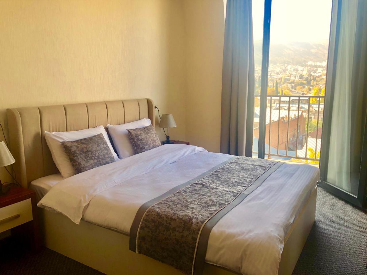 Tbili Hotel Tbilisi Buitenkant foto