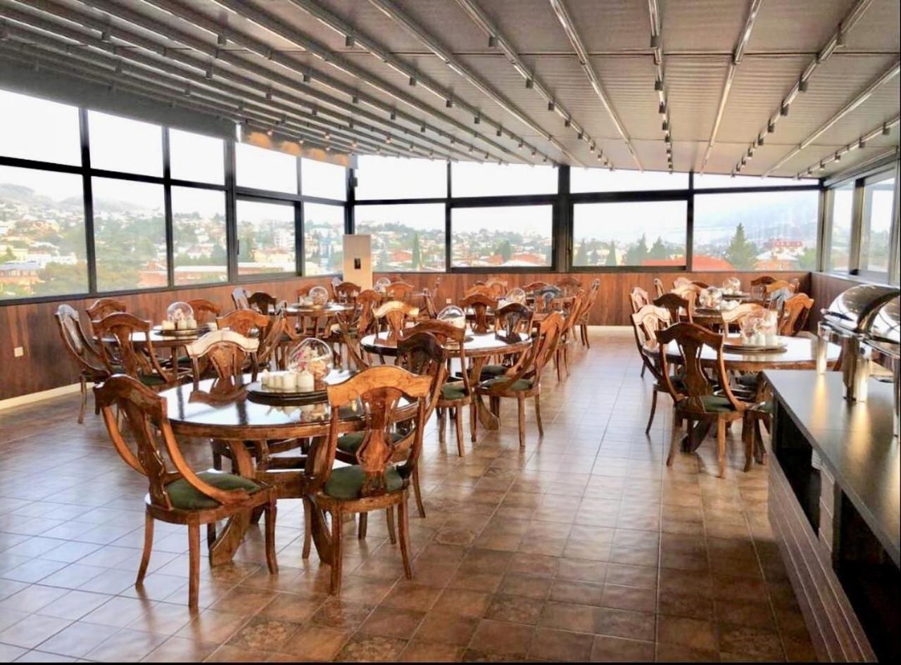 Tbili Hotel Tbilisi Buitenkant foto